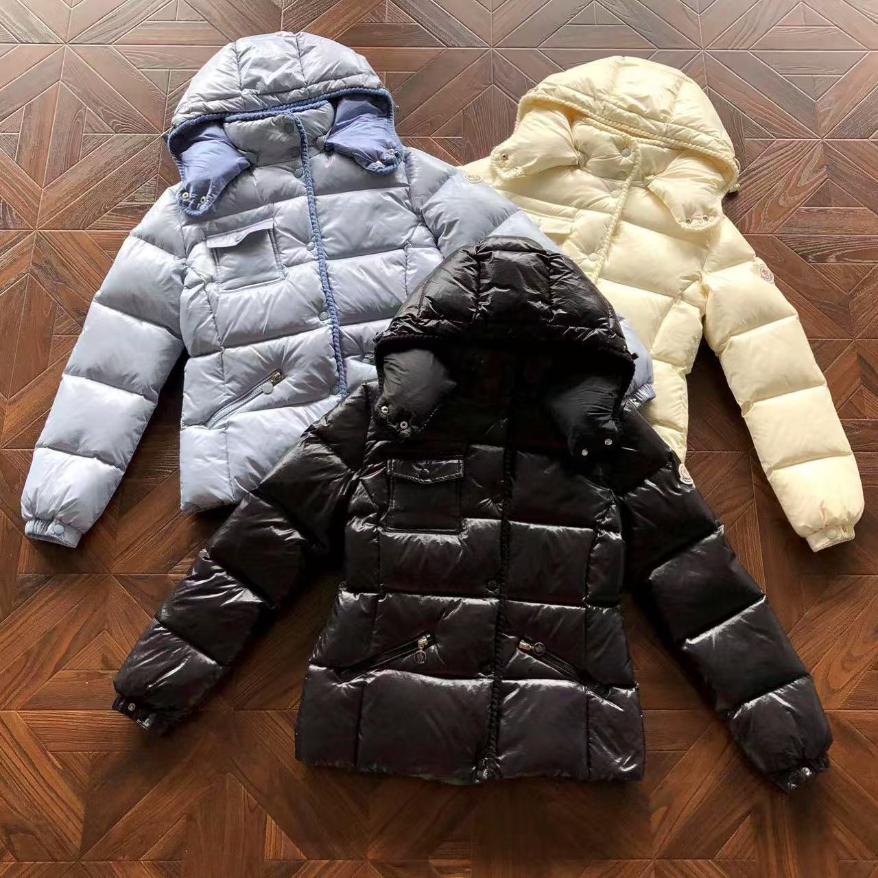 MONCLER Campera Down Celeste - Imagen 1