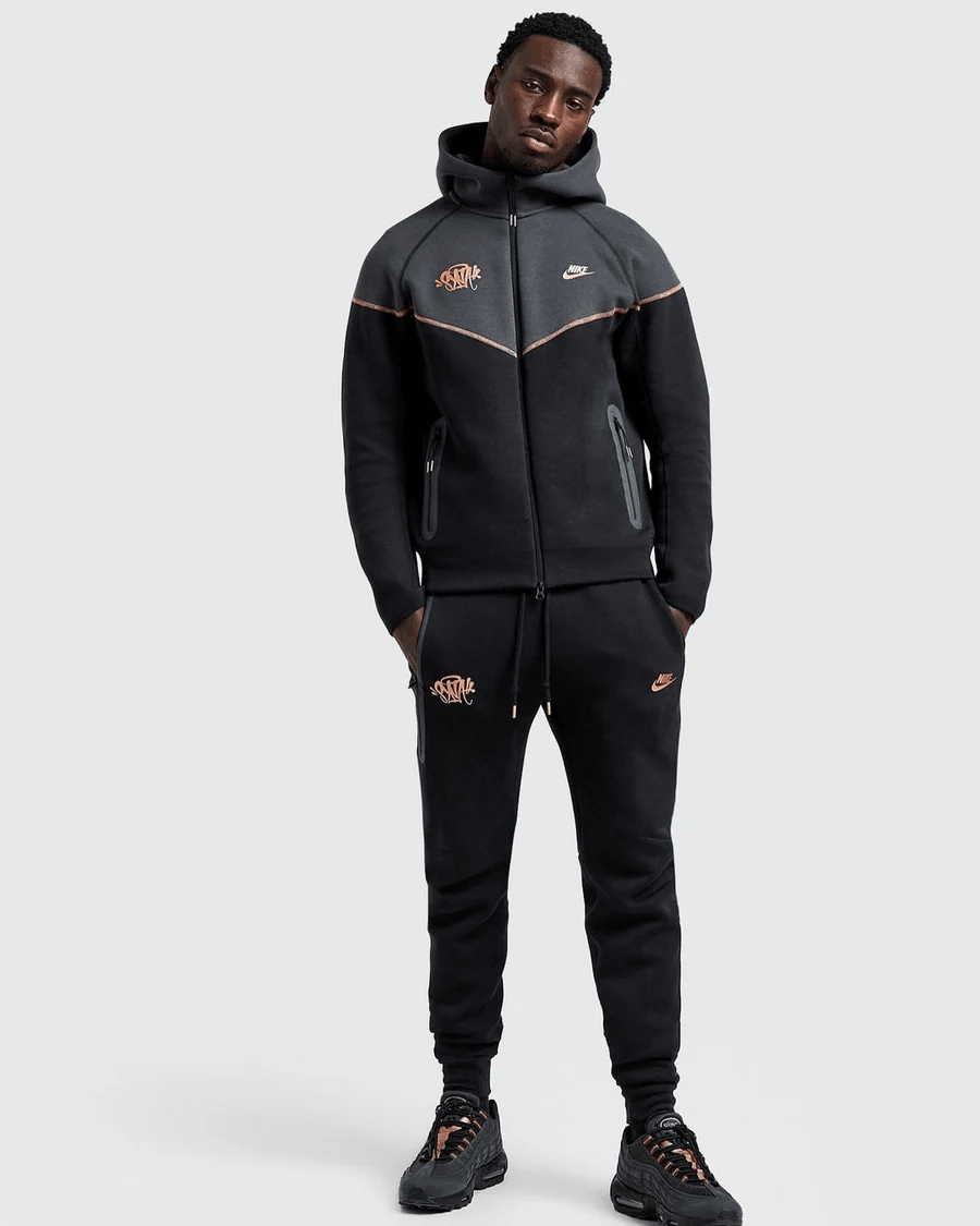 NIKE Conjunto Negro Hoodie - Imagen 1