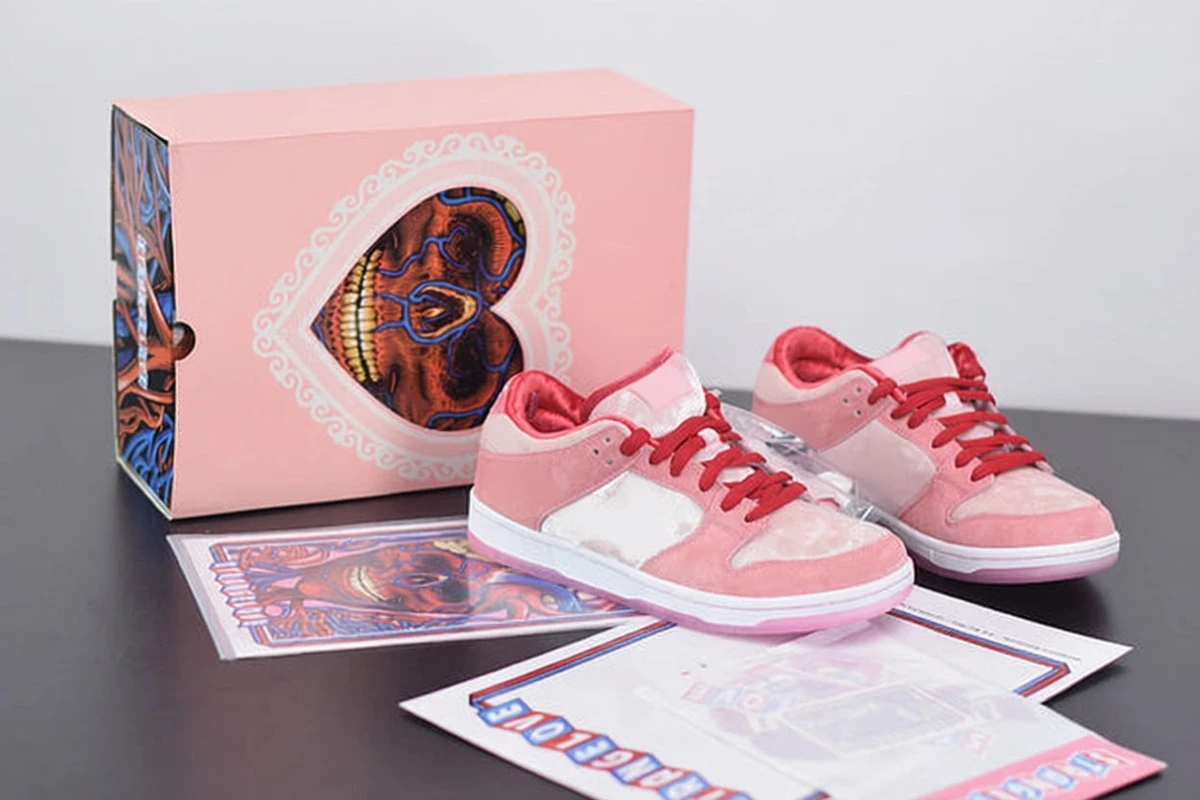 SNK SB DK Low Strange Love Skateboards - Imagen 1