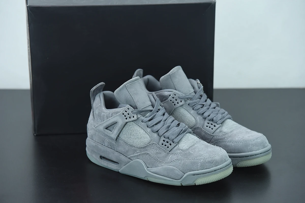 SNK AJ 4 Retro Kaws "Grey" - Imagen 1