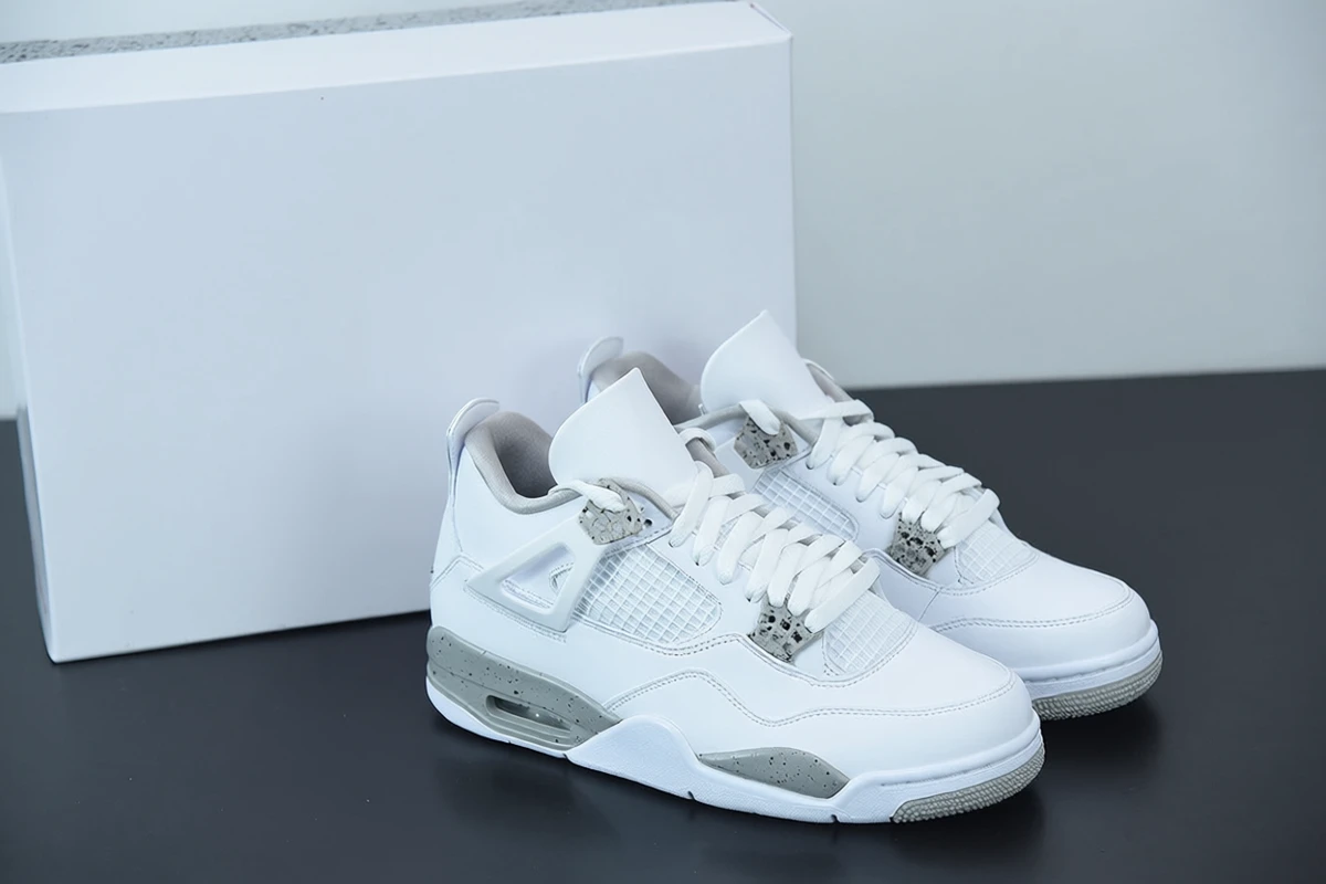 SNK AJ 4 Retro White Oreo - Imagen 1