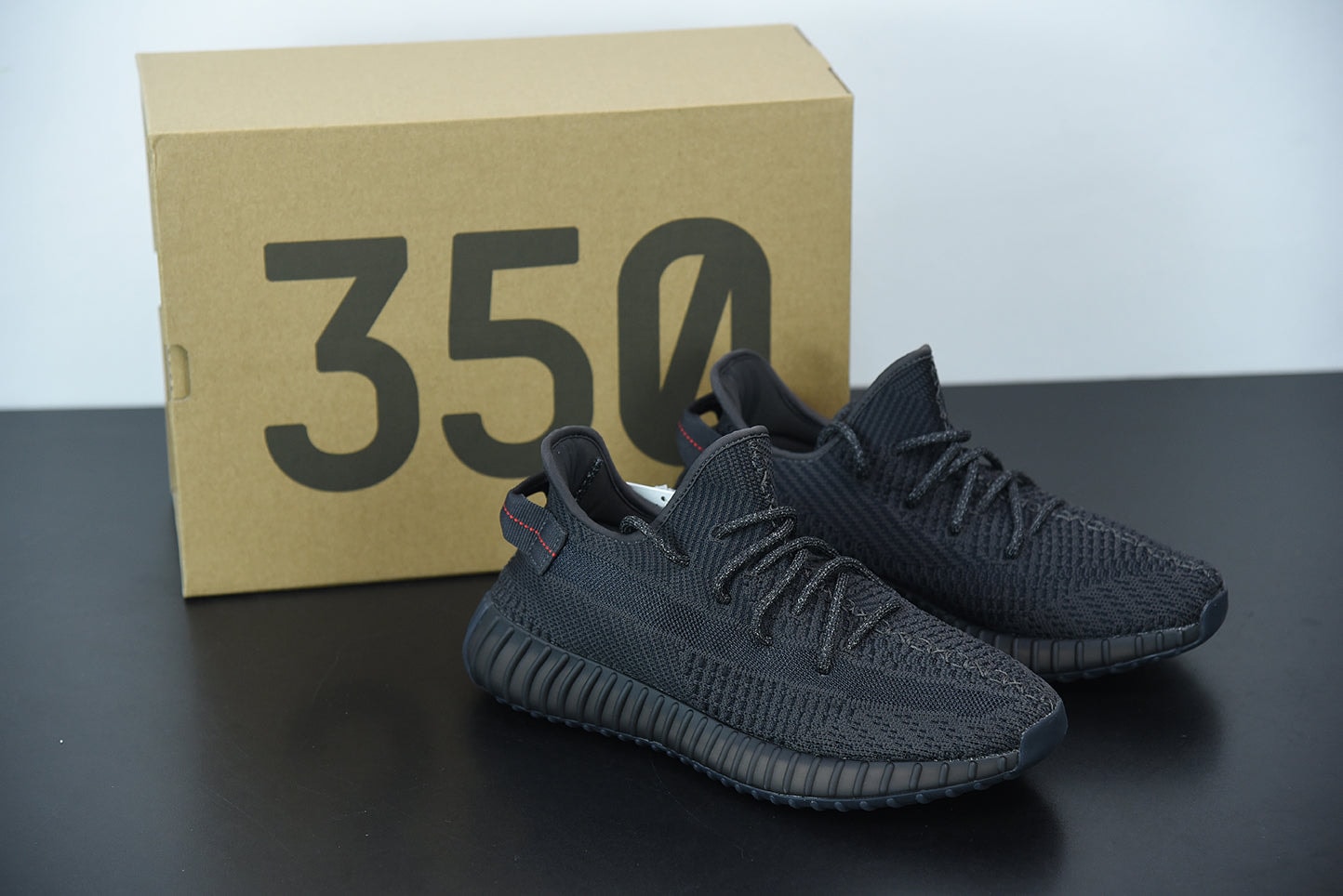 Adidas Yeezy Boost 350 V2 'Triple Black' - Imagen 1
