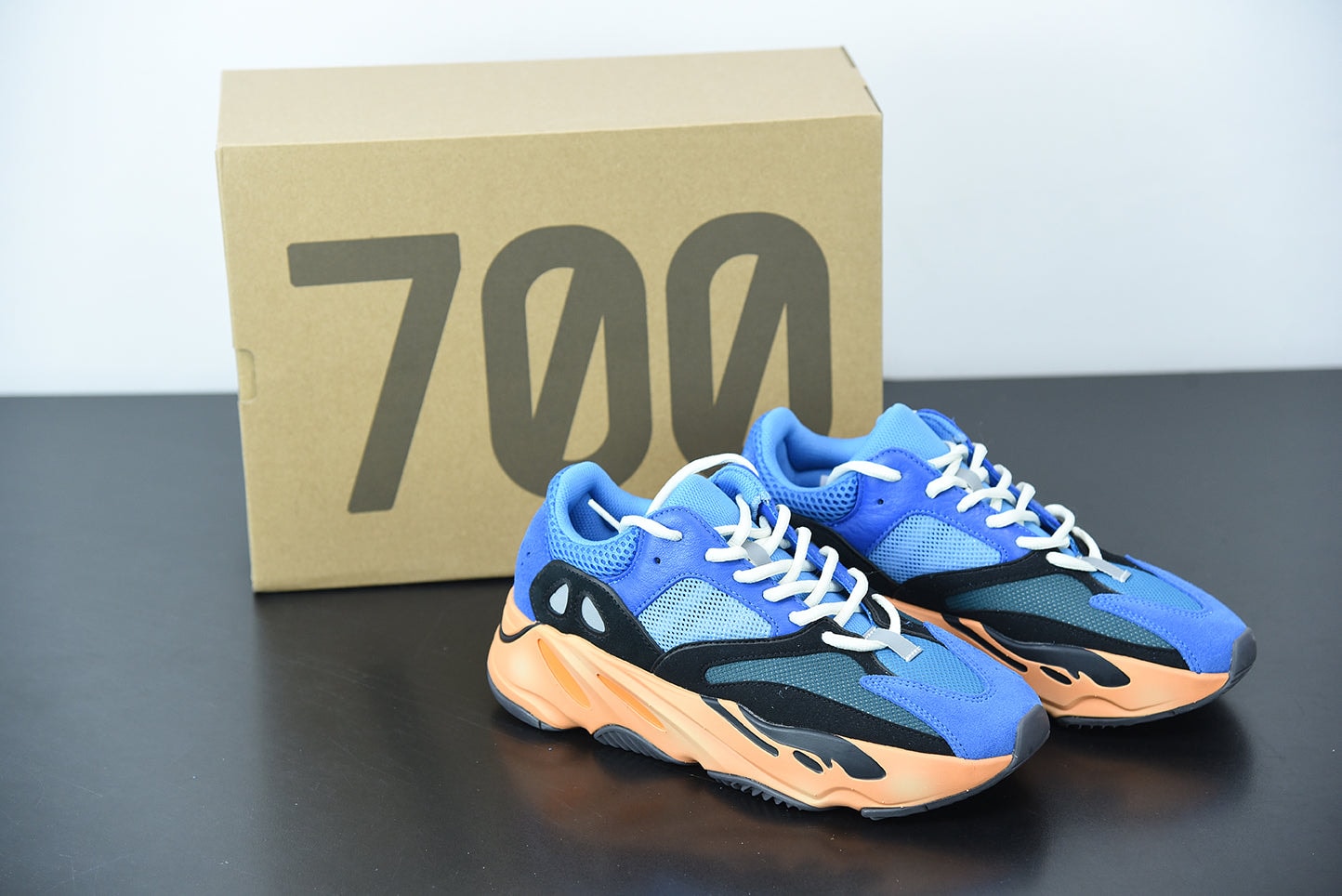 Adidas Yeezy Boost 700 "Bright Blue" - Imagen 1