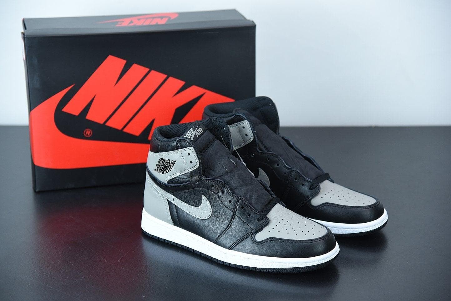 Air Jordan 1 Retro High "Shadow"
