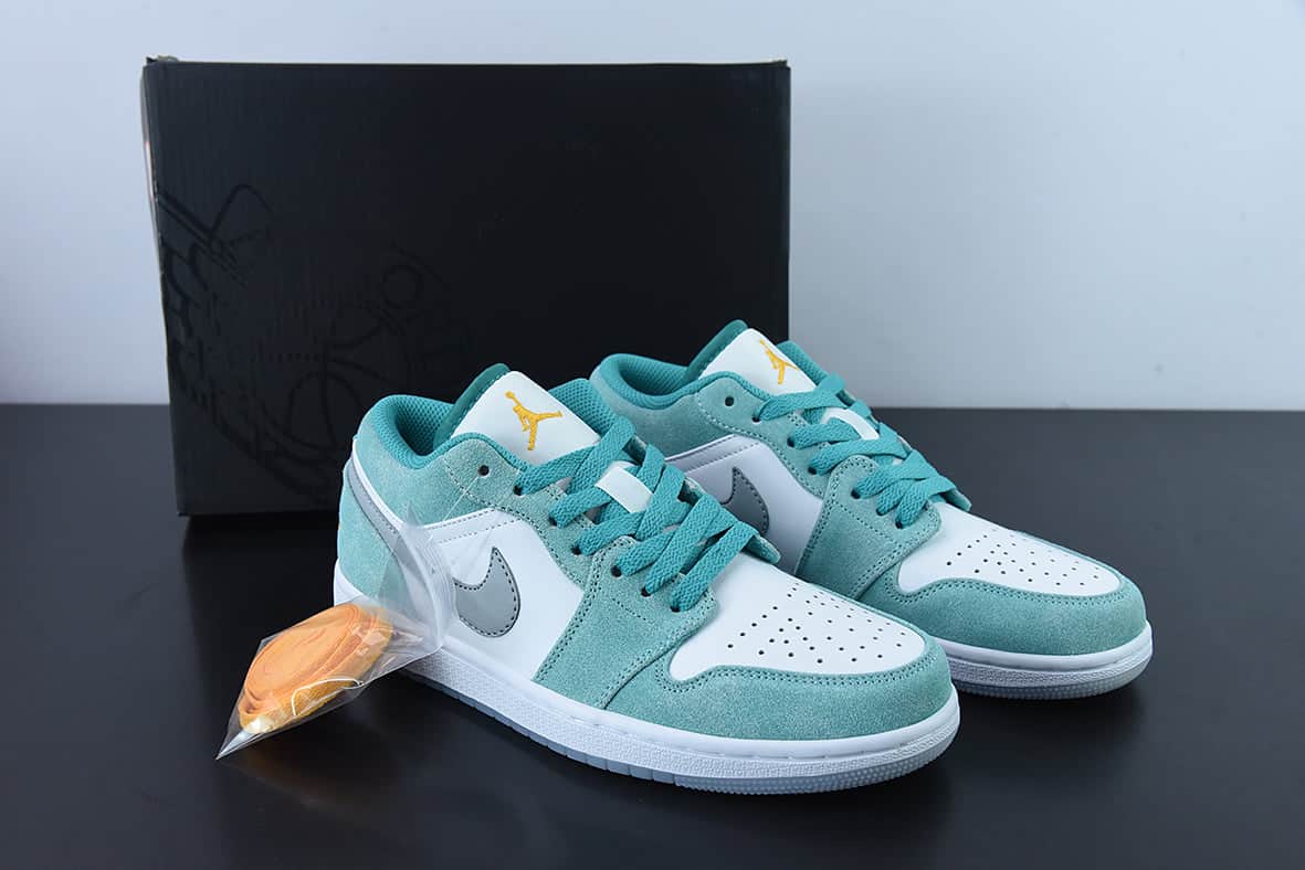 Nike Air Jordan 1 Low "New Esmerald"