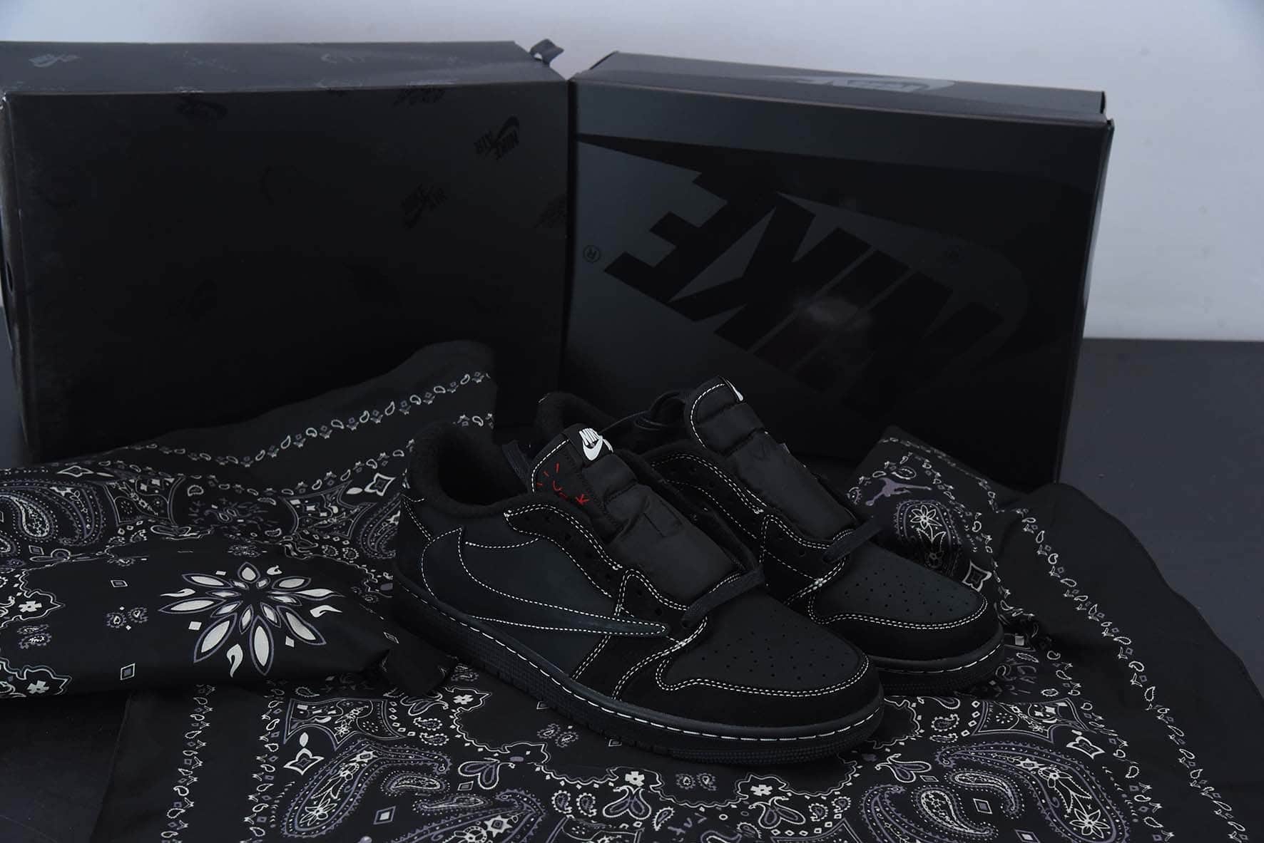 Nike Air Jordan 1 Low "Black Phantom"