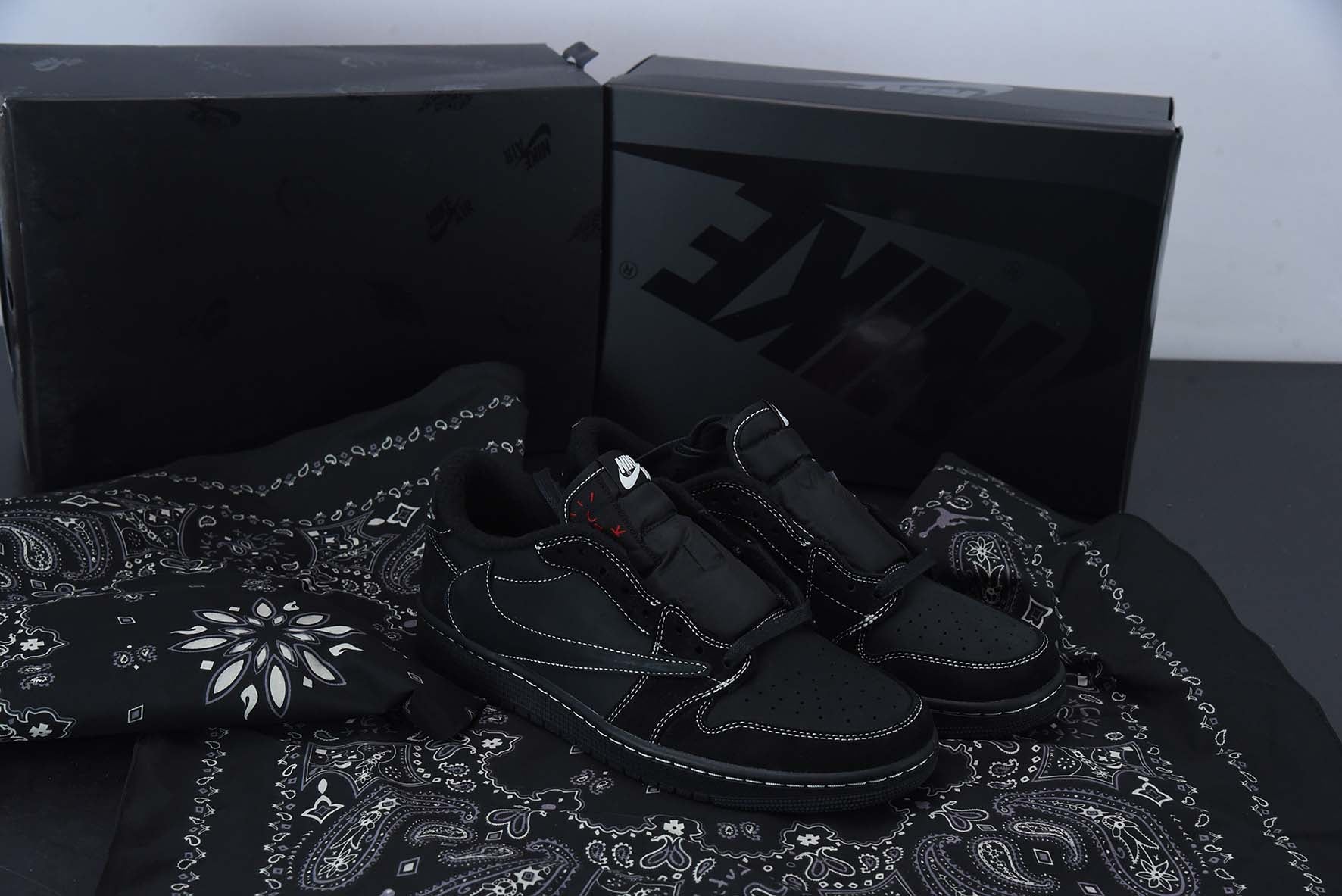 Nike Air Jordan 1 Low "Black Phantom" - Imagen 1