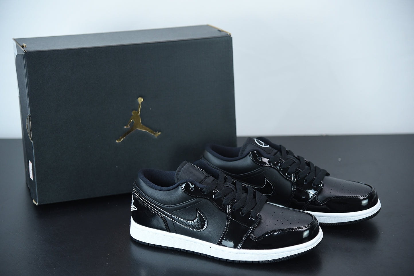 Nike Air Jordan 1 Low "Carbon Fiber" - Imagen 1