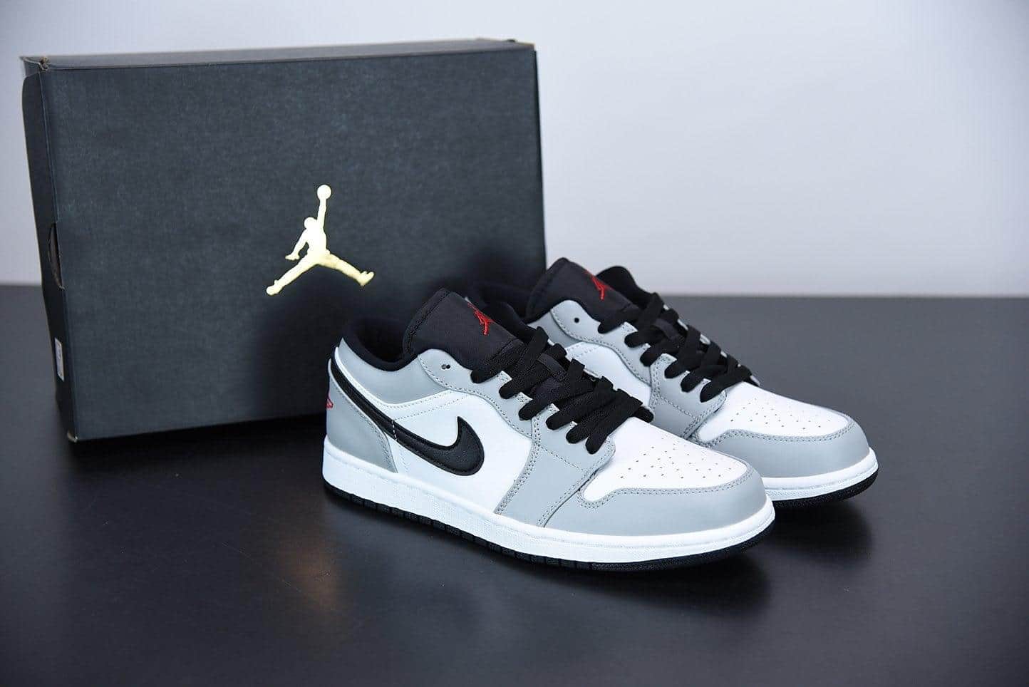 Nike Air Jordan 1 Low "Light Smoke Grey"