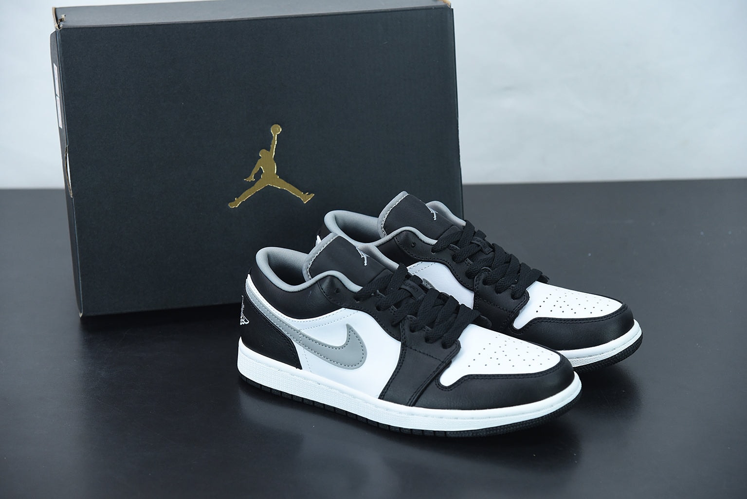 Nike Air Jordan 1 Low "Medium Grey" - Imagen 1