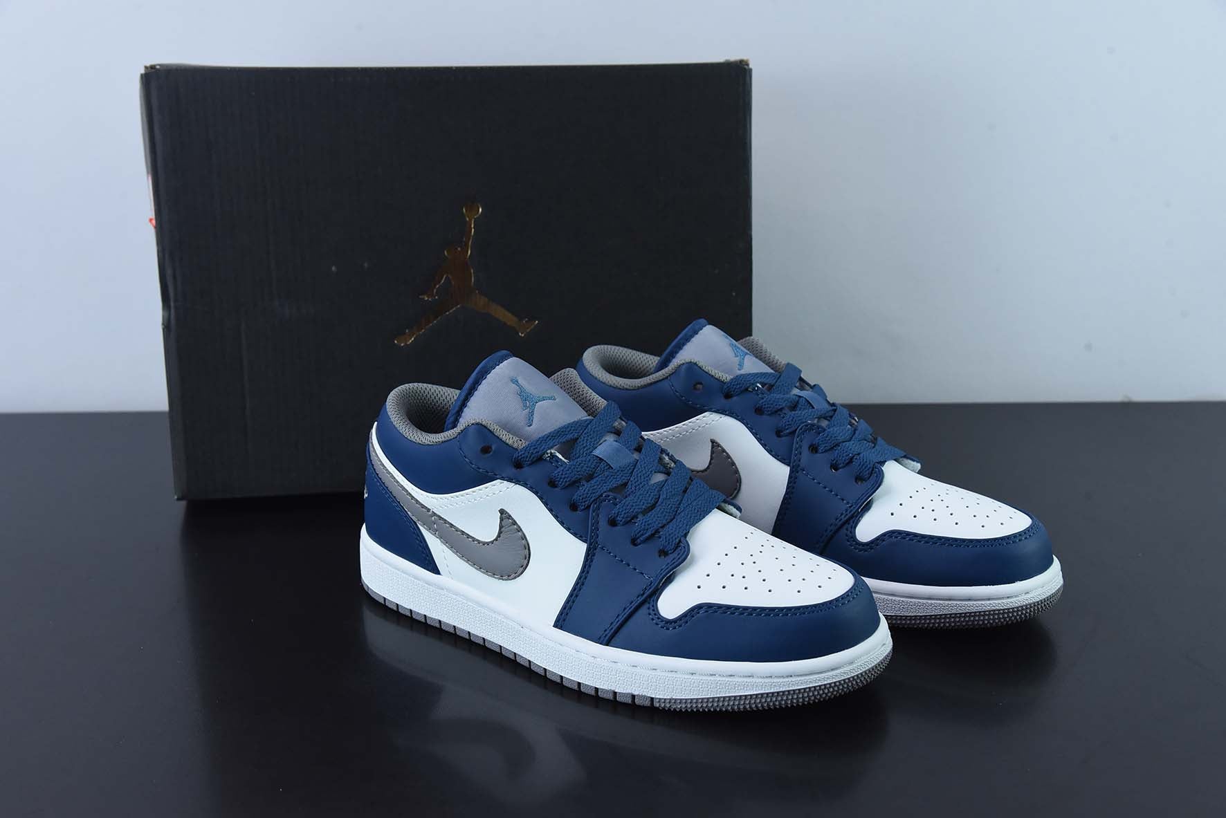 Nike Air Jordan 1 Low "True Blue" - Imagen 1