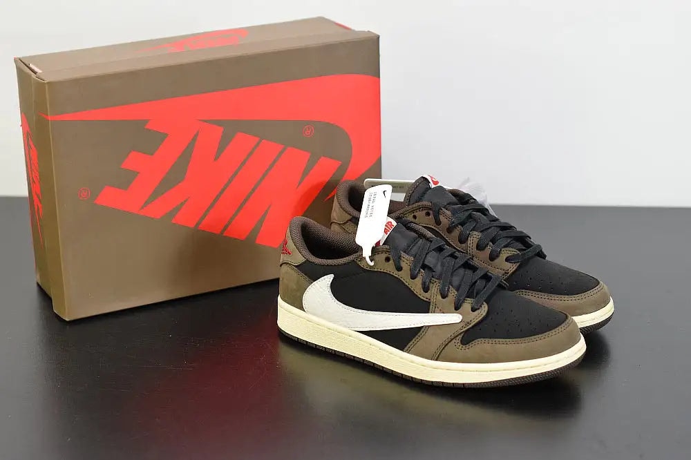 Nike Air Jordan 1 Low Travis Scott - Imagen 1