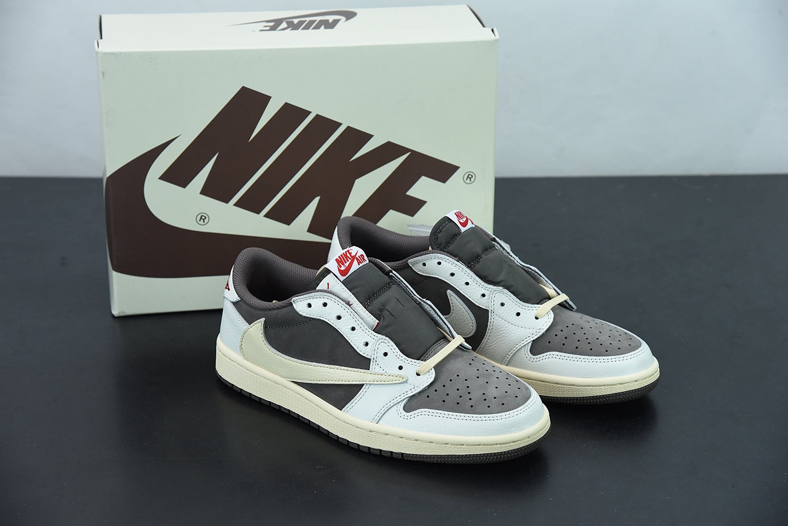 Nike Air Jordan 1 Low Travis Scott Reverse Mocha - Imagen 1