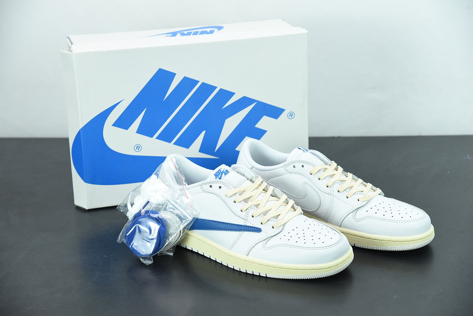 Nike Air Jordan 1 Low Travis Scott x Fragment "White/Blue" - Imagen 1
