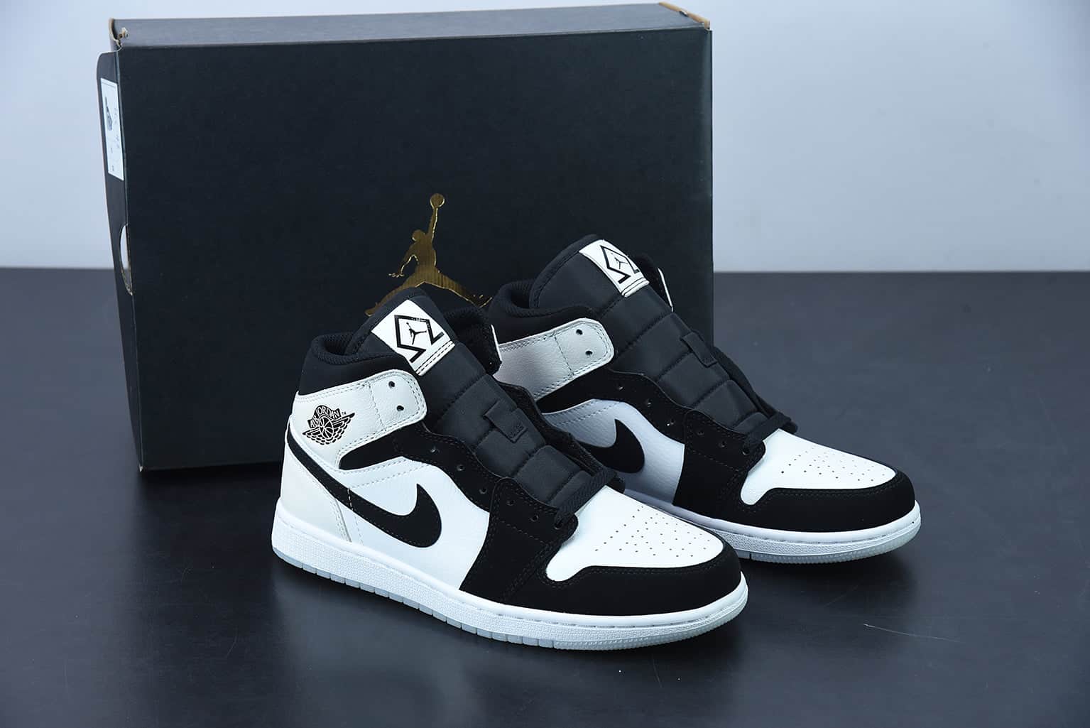 Nike Air Jordan 1 Mid "Diamond Shorts"