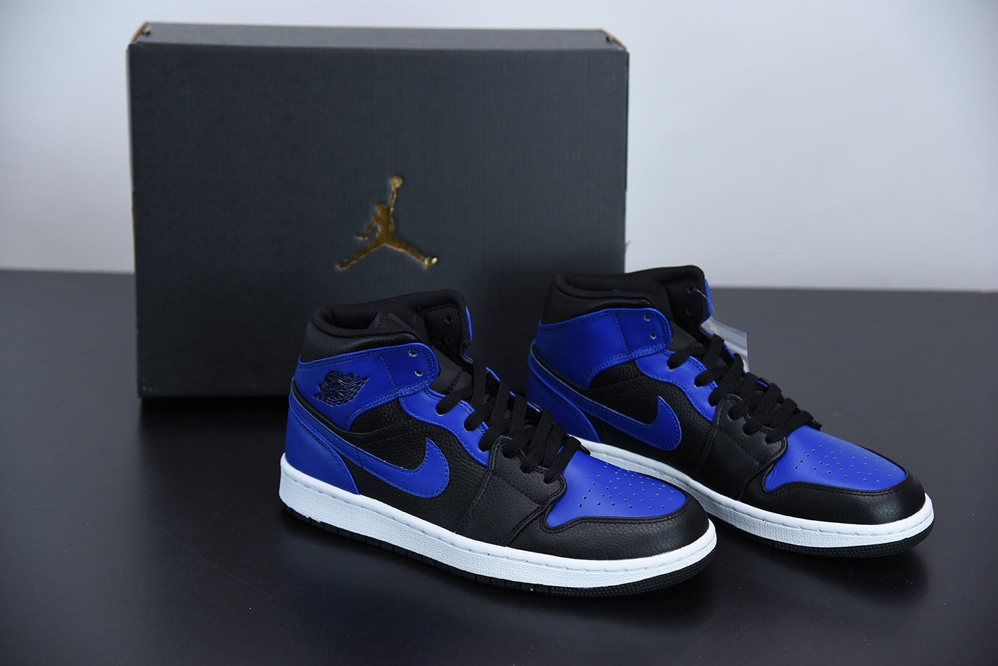Nike Air Jordan 1 Mid "Hyper Royal" - Imagen 1