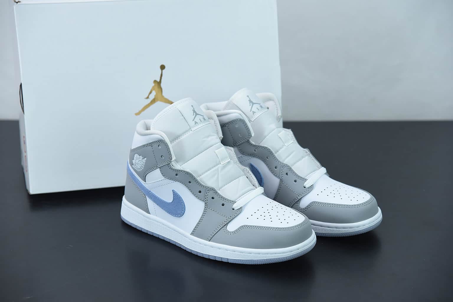 Nike Air Jordan 1 Mid "White Wolf Grey"