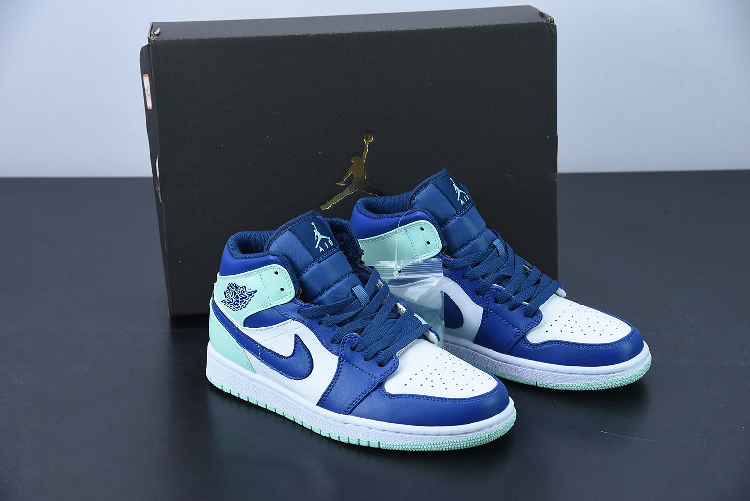 Nike Air Jordan 1 Mid Blue Mint - Imagen 1