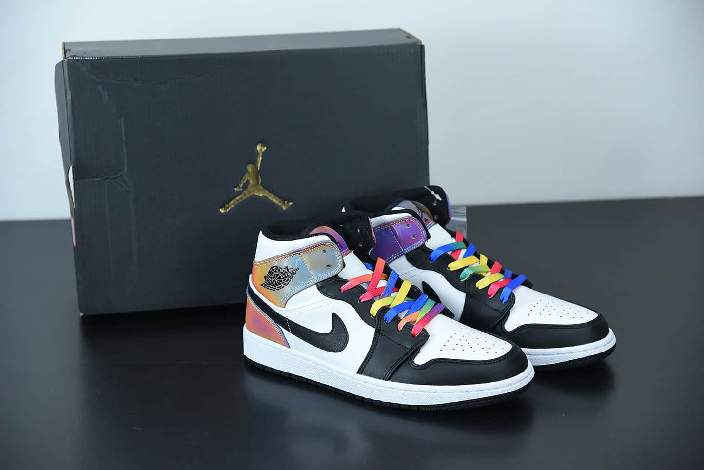 Nike Air Jordan 1 Mid Heat Reactive