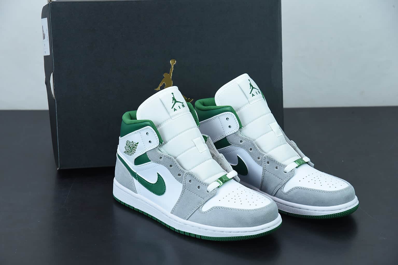 Nike Air Jordan 1 Mid SE "Grey Pine Green"