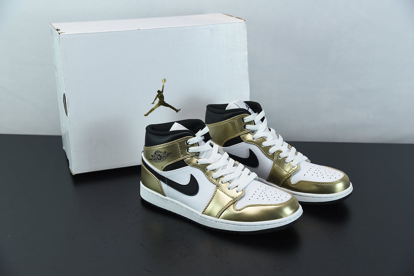 Nike Air Jordan 1 Mid SE Metallic Gold