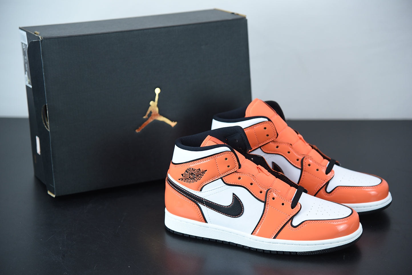Nike Air Jordan 1 Mid SE Turf Orange - Imagen 1