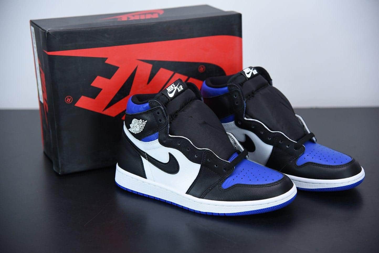 Nike Air Jordan 1 Retro "Royal Toe"