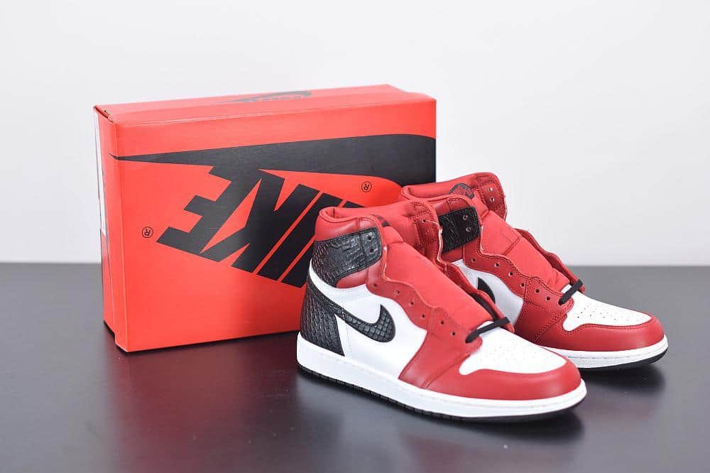 Nike Air Jordan 1 Retro High Satin Snake Chicago
