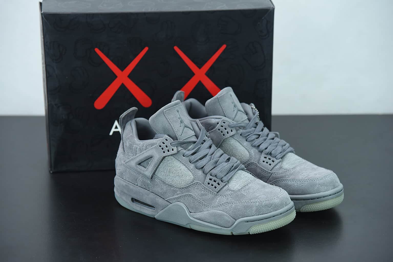 Nike Air Jordan 4 Retro Kaws "Grey"