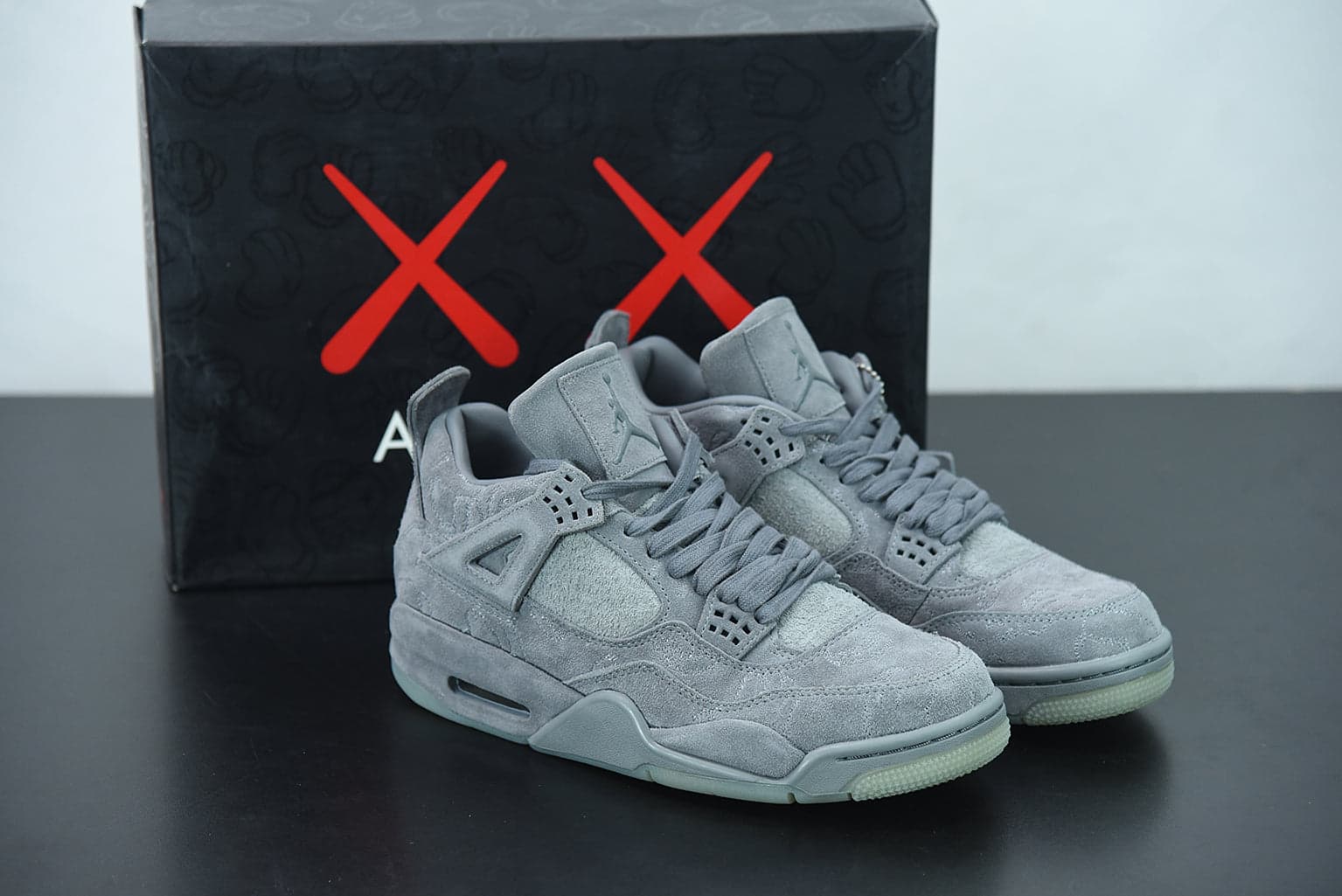 Nike Air Jordan 4 Retro Kaws "Grey"