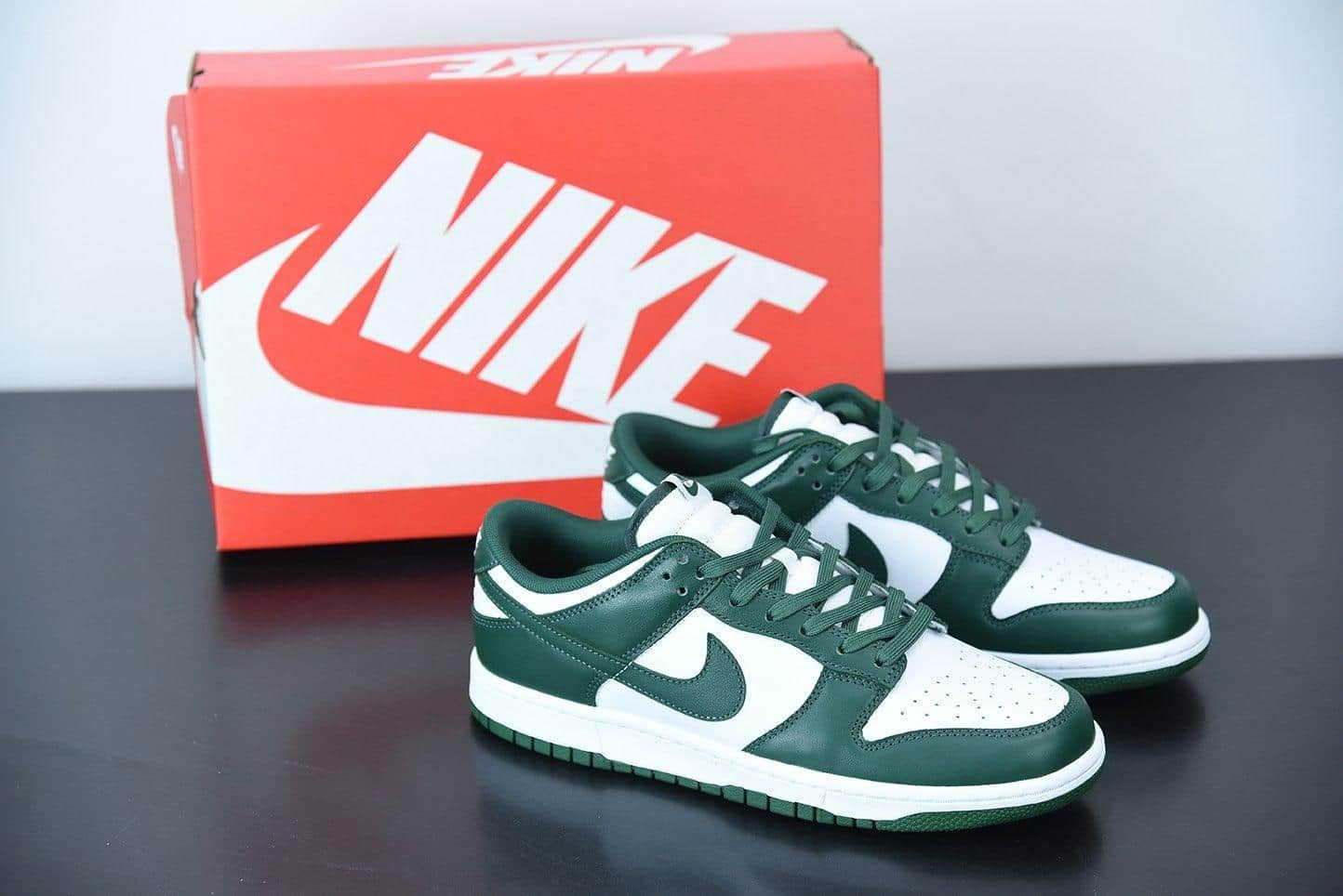 Nike Dunk Low "Michigan State"