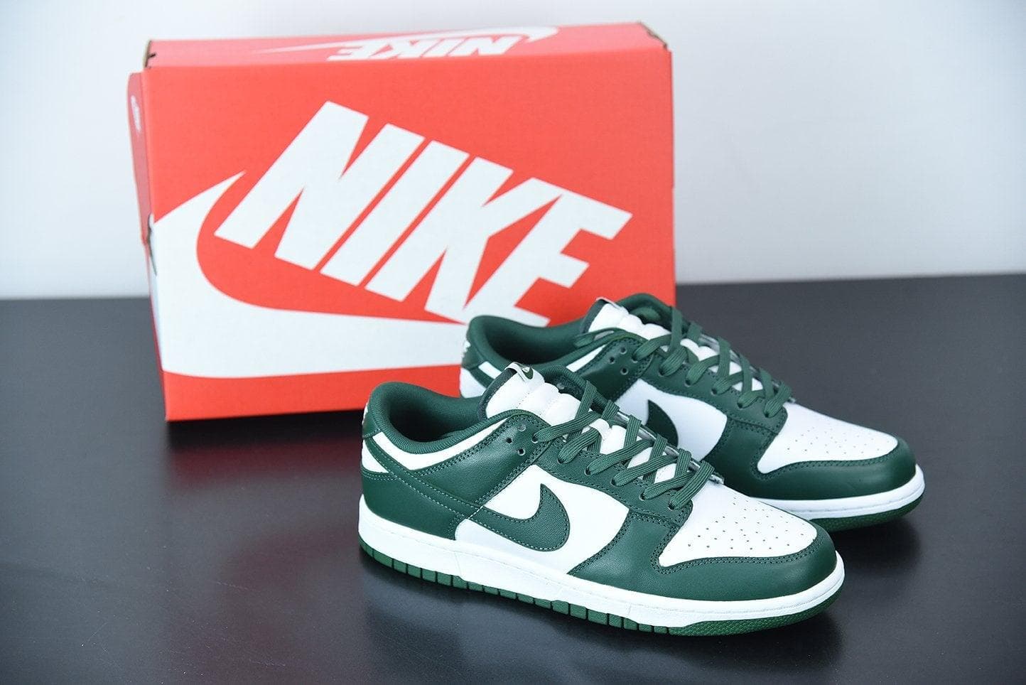 Nike Dunk Low "Michigan State"