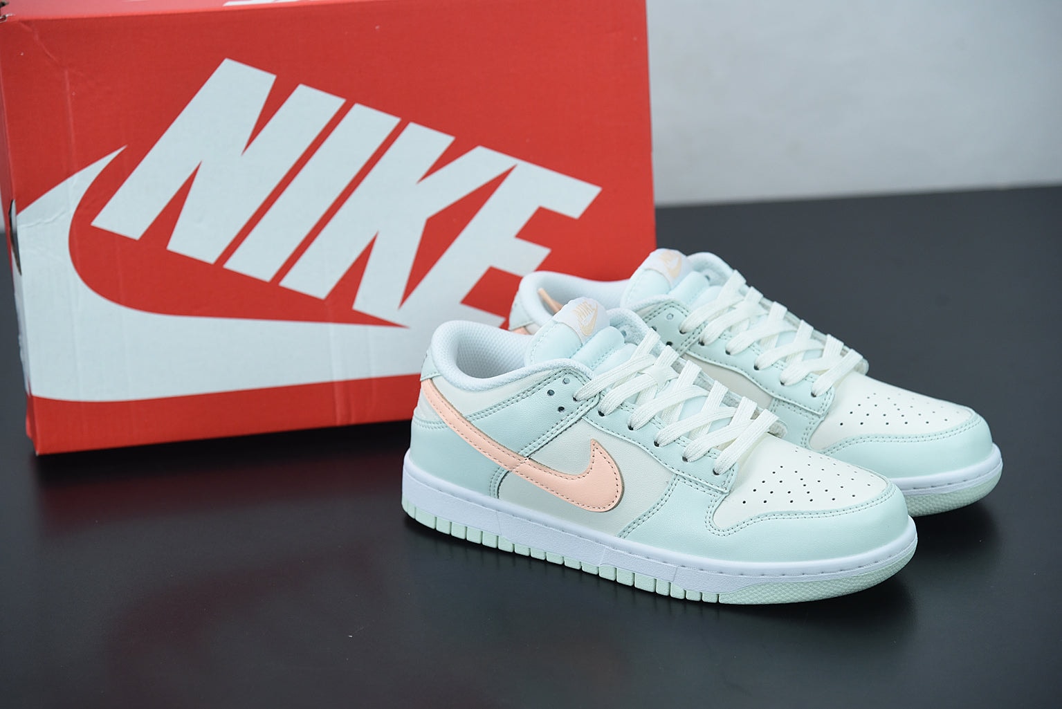 Nike Dunk Low Barely Green - Imagen 1