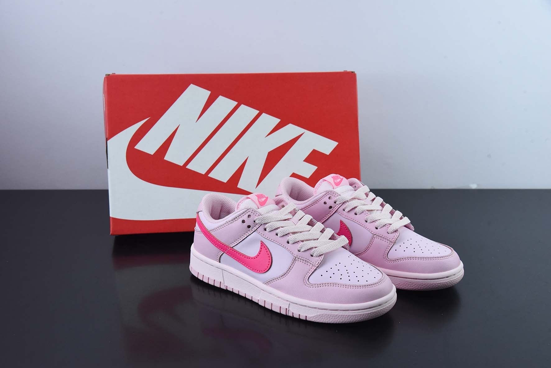 Nike Dunk Low GS "Triple Pink" - Imagen 1