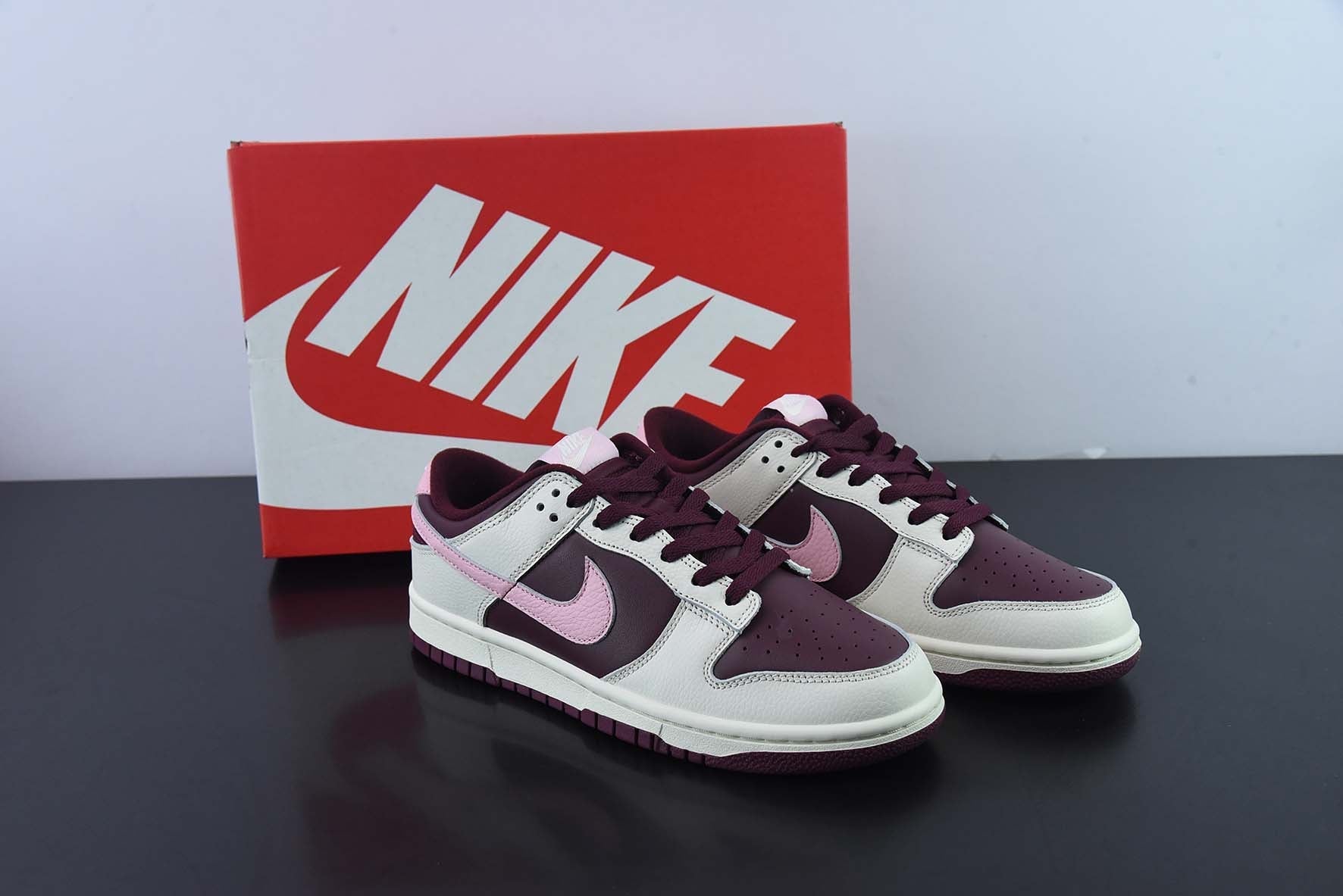 Nike Dunk Low Retro “PRM Valentine's Day“ - Imagen 1