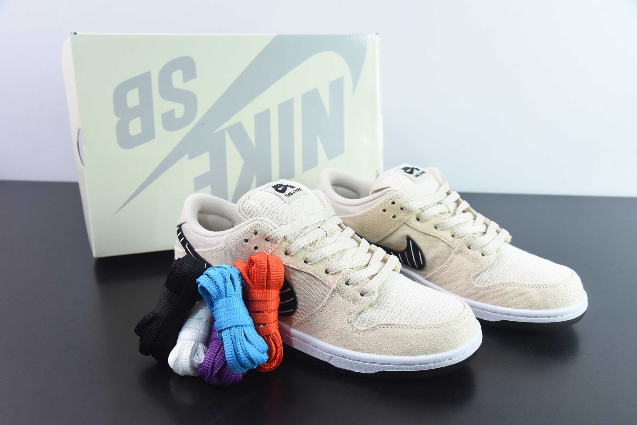 Nike Dunk SB Low "Albino & Preto" - Imagen 1