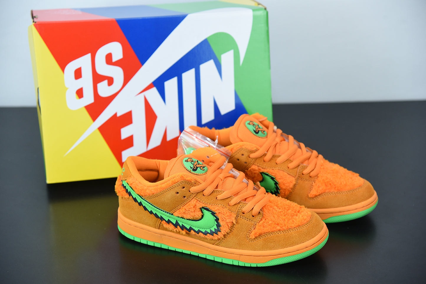 Nike SB Dunk Low "Grateful Dead Orange Bear" - Imagen 1