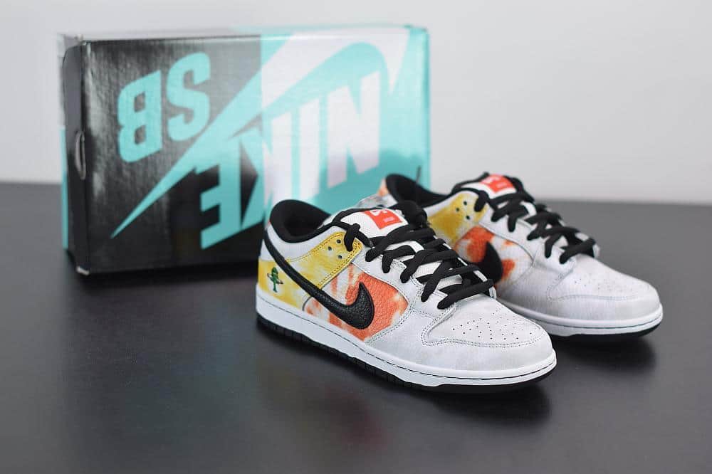Nike SB Dunk Low "Tie-Dye Rayguns 2019 - White"