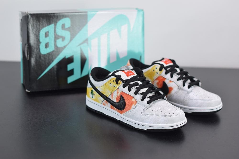 Nike SB Dunk Low "Tie-Dye Rayguns 2019 - White"