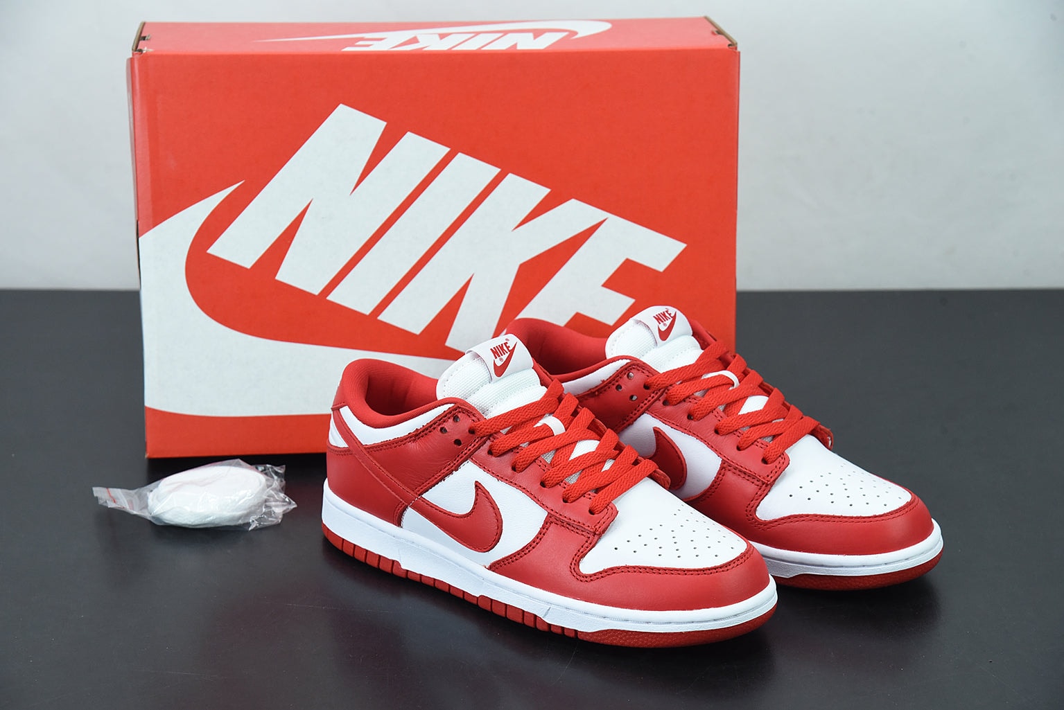 Nike SB Dunk Low "University Red" - Imagen 1