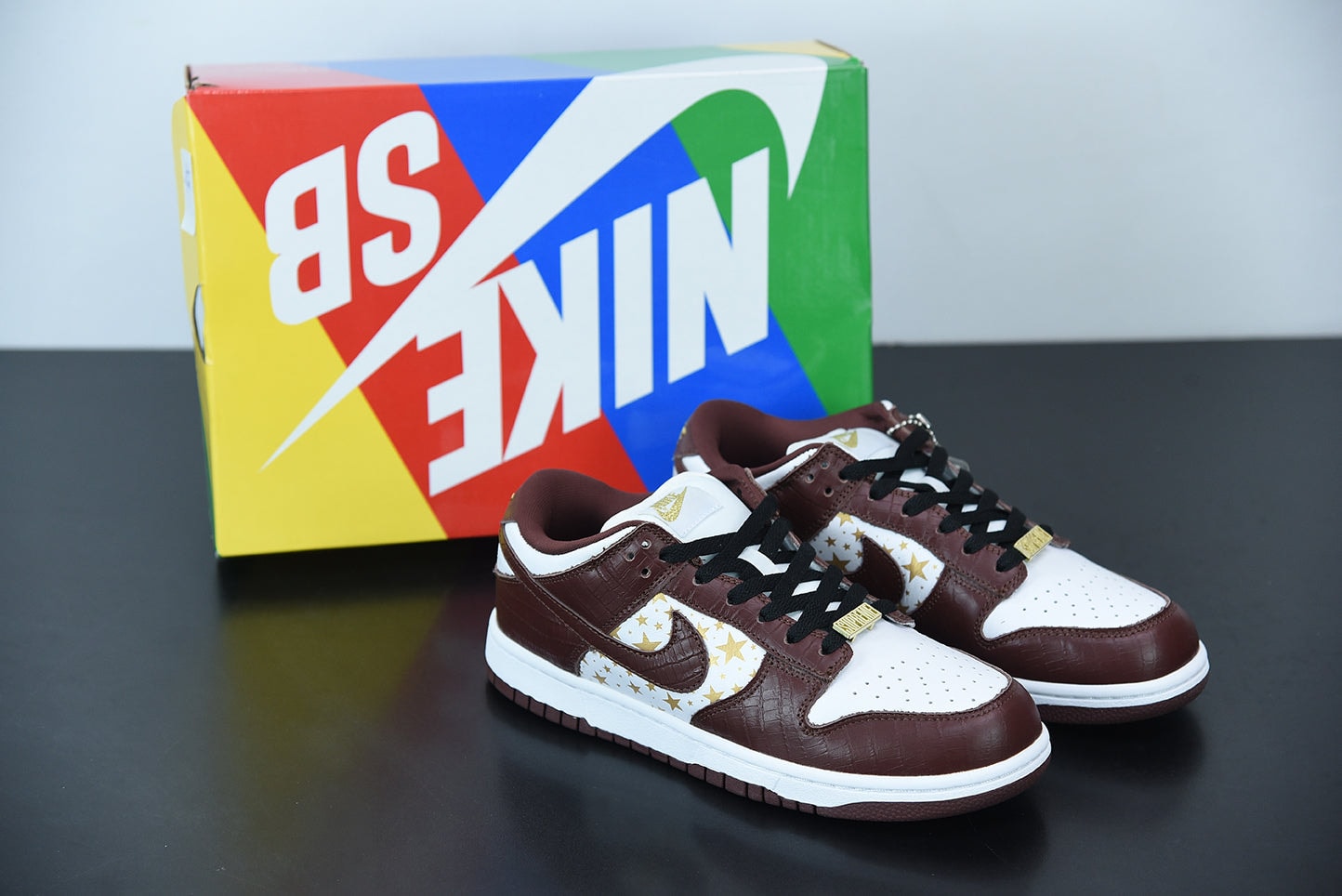 Nike Supreme x Dunk Low OG SB QS 'Barkroot Brown' - Imagen 1